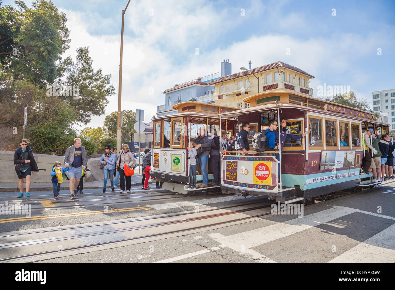 Cable Car in Lombard street Stock Photo Alamy