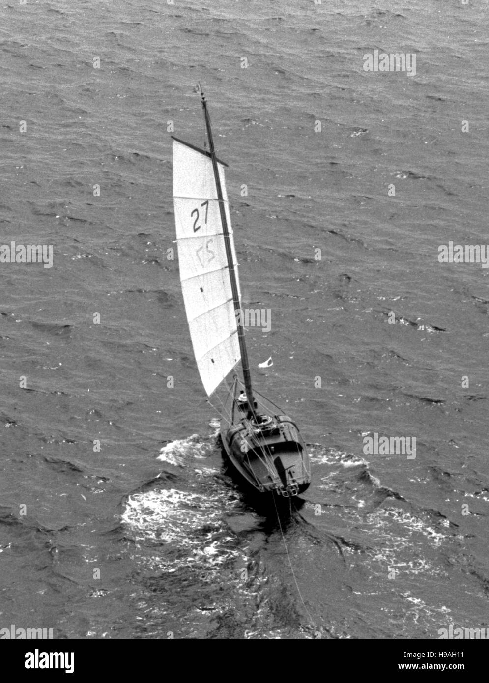 AJAX NEWS PHOTOS. 7TH JUNE, 1980. PLYMOUTH,ENGLAND. - OSTAR START - MIKE RITCHIE SAILING JESTER, ONE OF THE SMALLEST YACHTS IN THE RACE TO NEWPORT R.I.  PHOTO:JONATHAN EASTLAND/AJAX REF:800706 14 Stock Photo