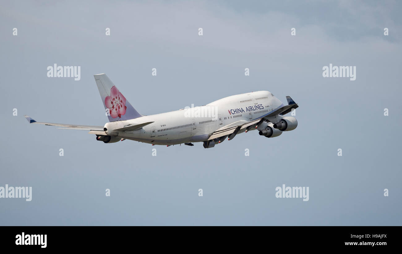 China Airlines Boeing 747-400 B-18212 wide-body jumbo jet airliner airborne take taking off Stock Photo
