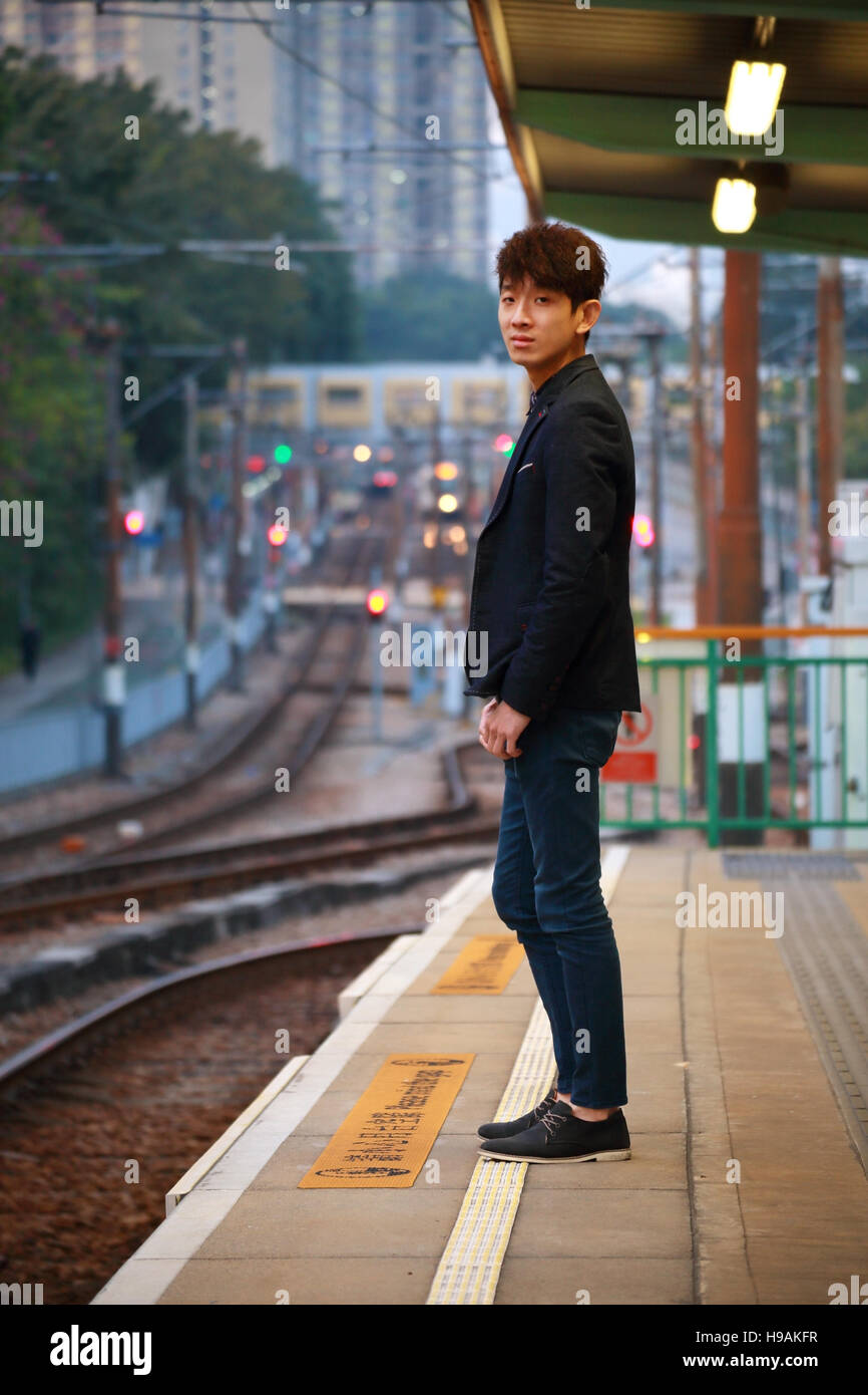 Senior japanese man waiting train hi-res stock photography and images ...