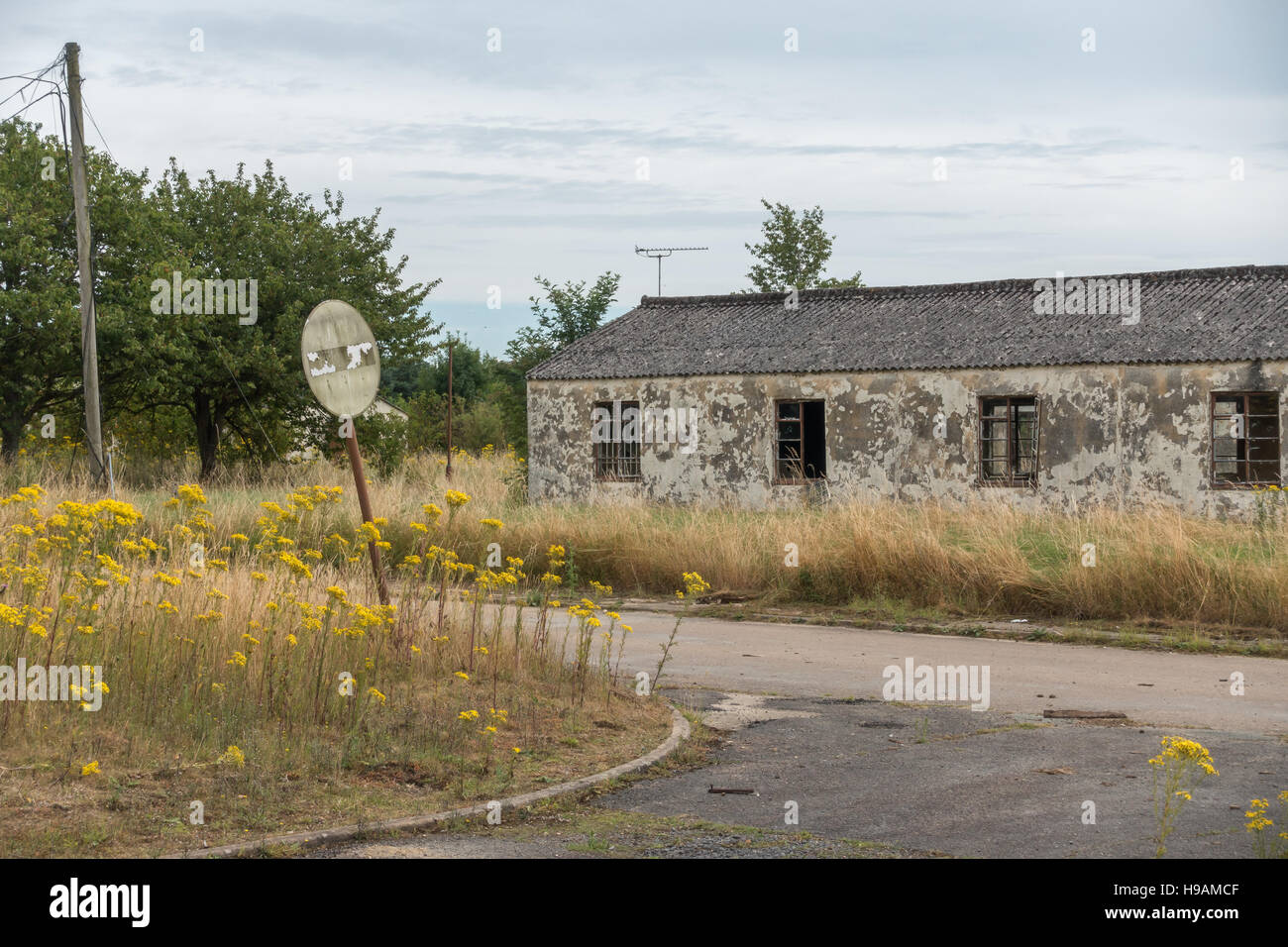 Abandoned buildings in the former RAF Upper Heyford, which was home to units from the Royal Air Force and the US Air Force. Stock Photo