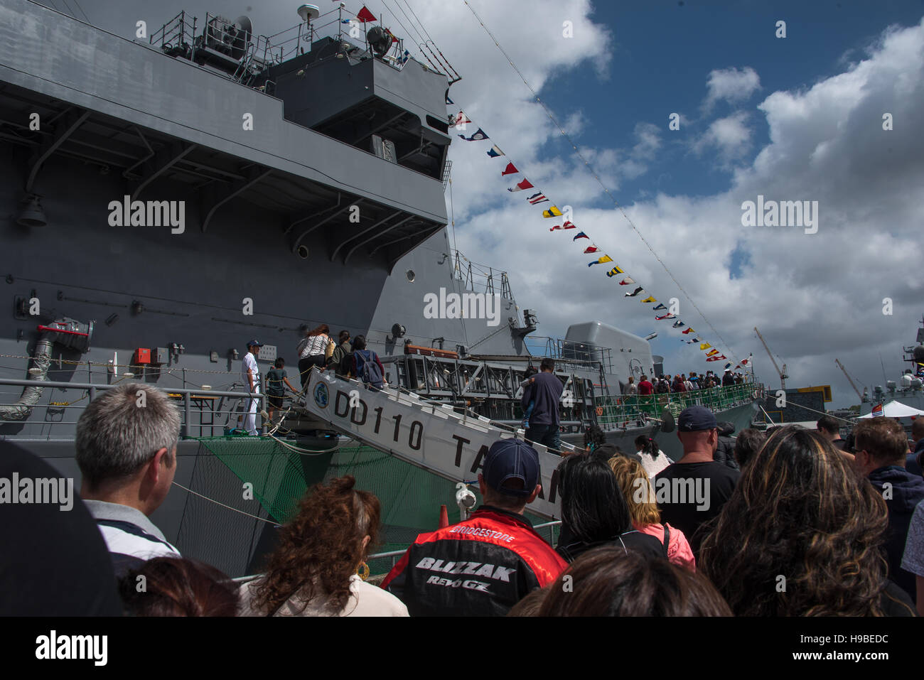 AUCKLAND, NEW ZEALAND - NOVEMBER 20, 2016 This year marks the 75th Anniversary of the foundation of New Zealand Navy. As part of the celebrations a number of ships from Japan, China, Republic of Korea, India, Indonesia, Singapore, and New Zealand were open to the public. Credit:  Vadim Boussenko/Alamy Live News Stock Photo