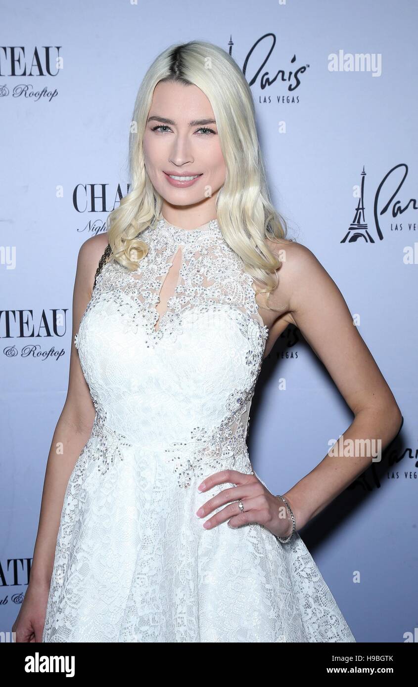 Las Vegas, NV, USA. 20th Nov, 2016. Courtney Anne Mitchell at arrivals