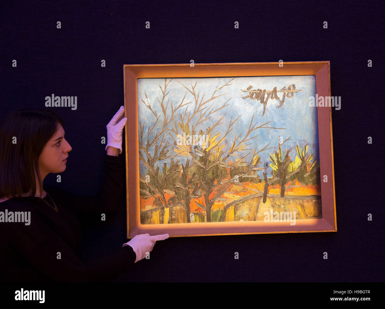 London, UK. 21st Nov, 2016. BONHAMS Modern and contemporary South Asian art sale in Londo Credit: Keith Larby/Alamy Live News Stock Photo