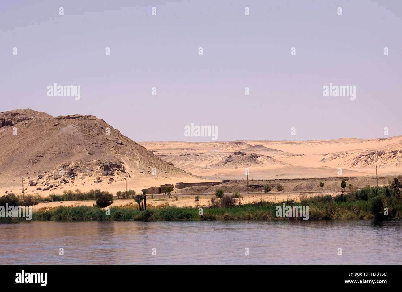 village and nature along the nile river in egypt Stock Photo - Alamy