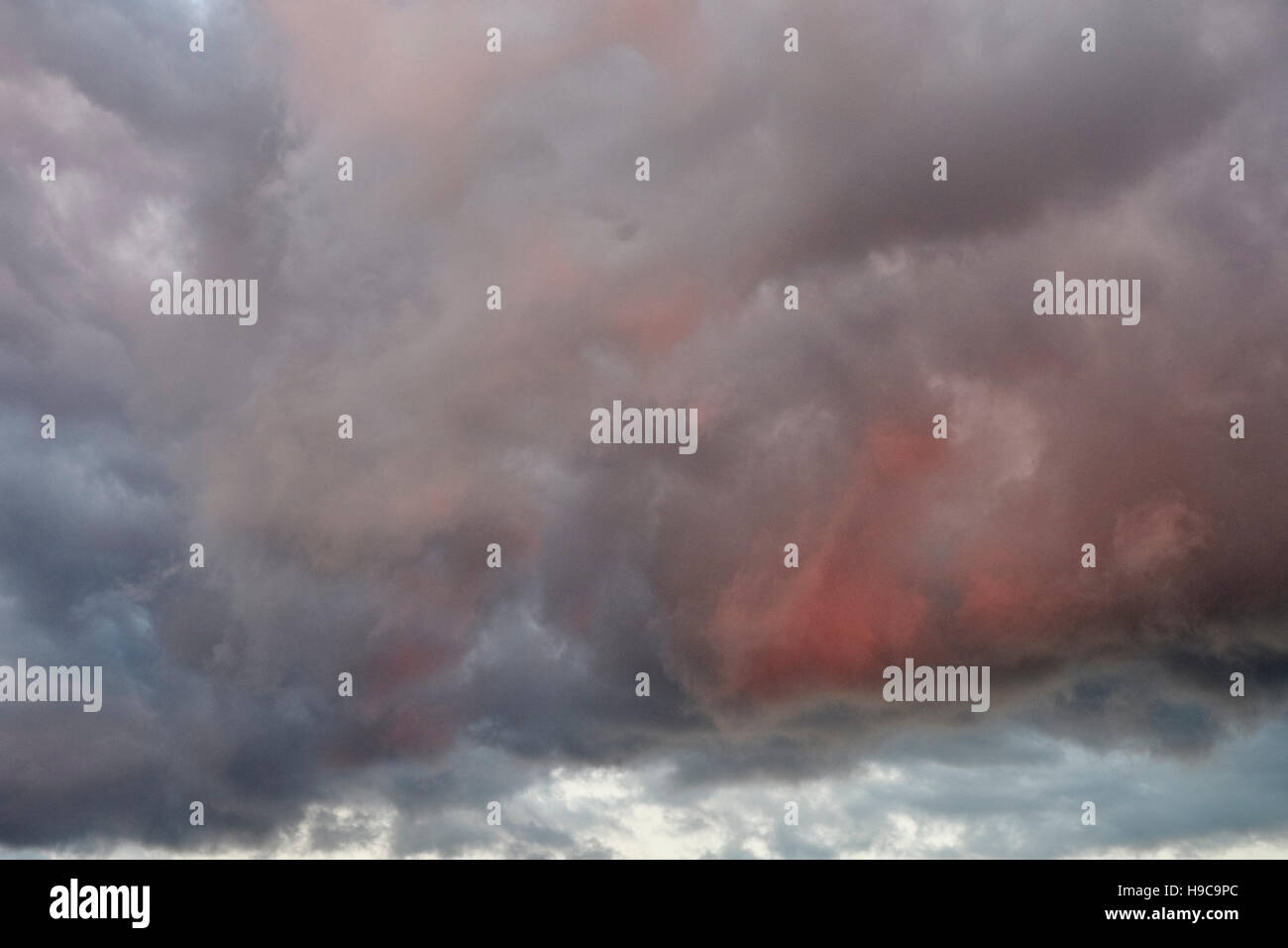 Red clouds in the sky at Chertsey, Surrey Stock Photo Alamy