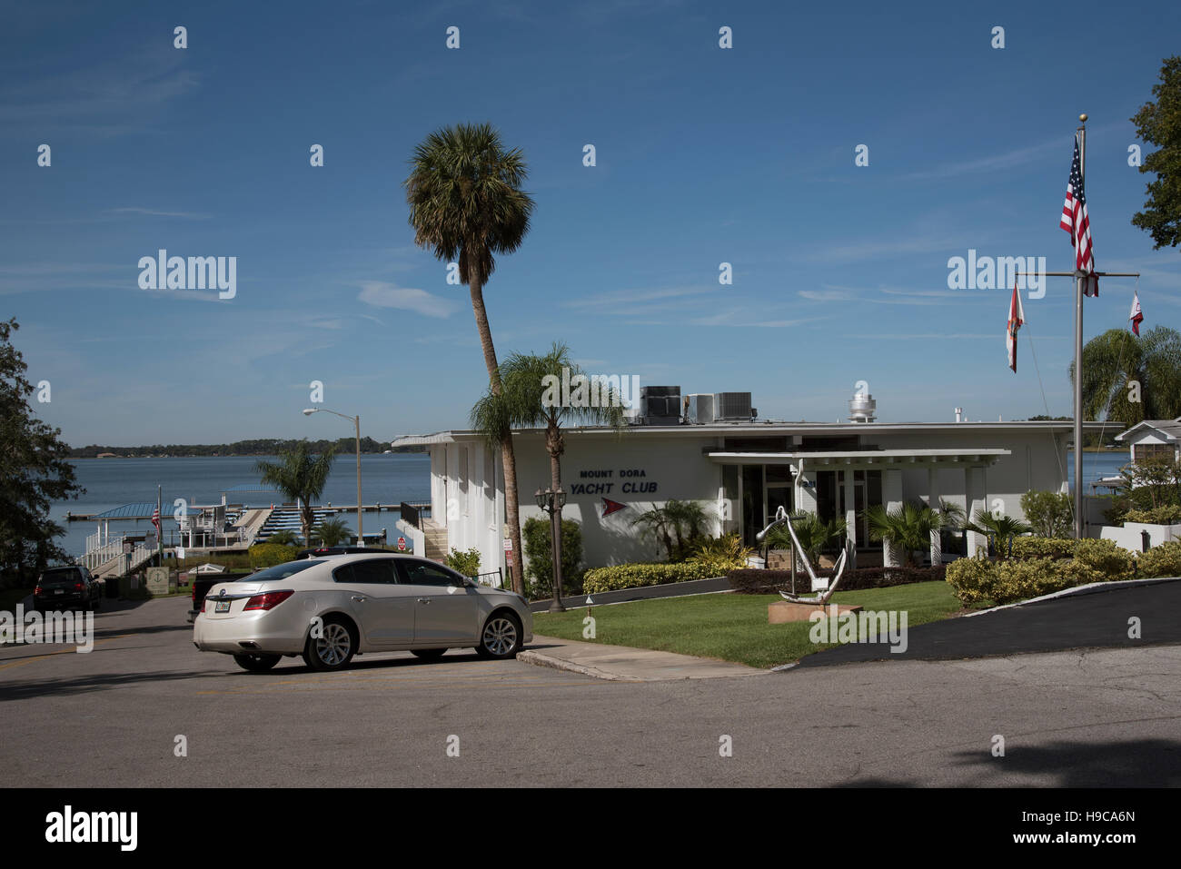 Mount Dora Florida USA Lake Dora and the yacht club Stock Photo Alamy
