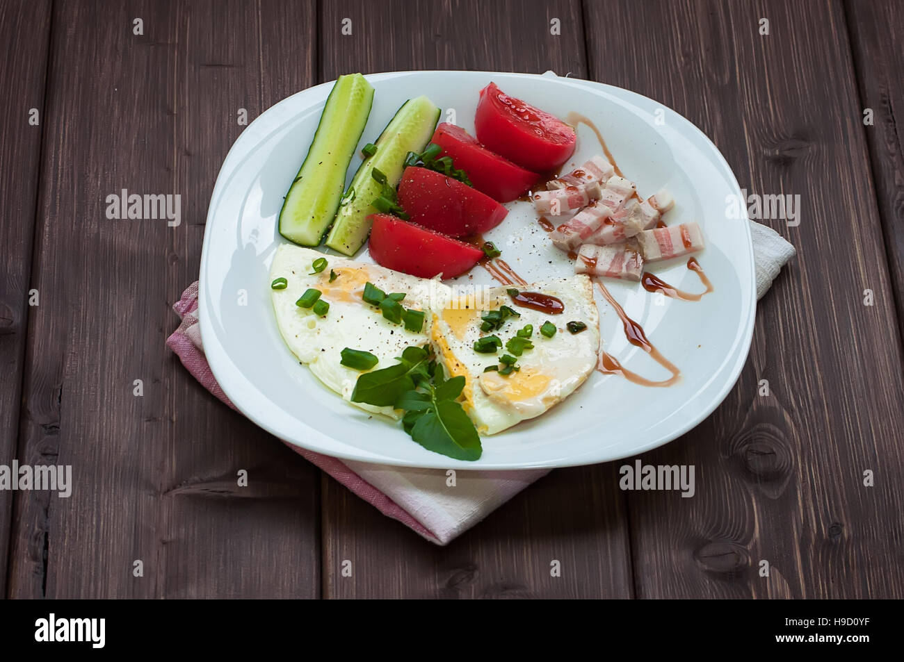 traditional breakfast of scrambled eggs and vegetables Stock Photo - Alamy