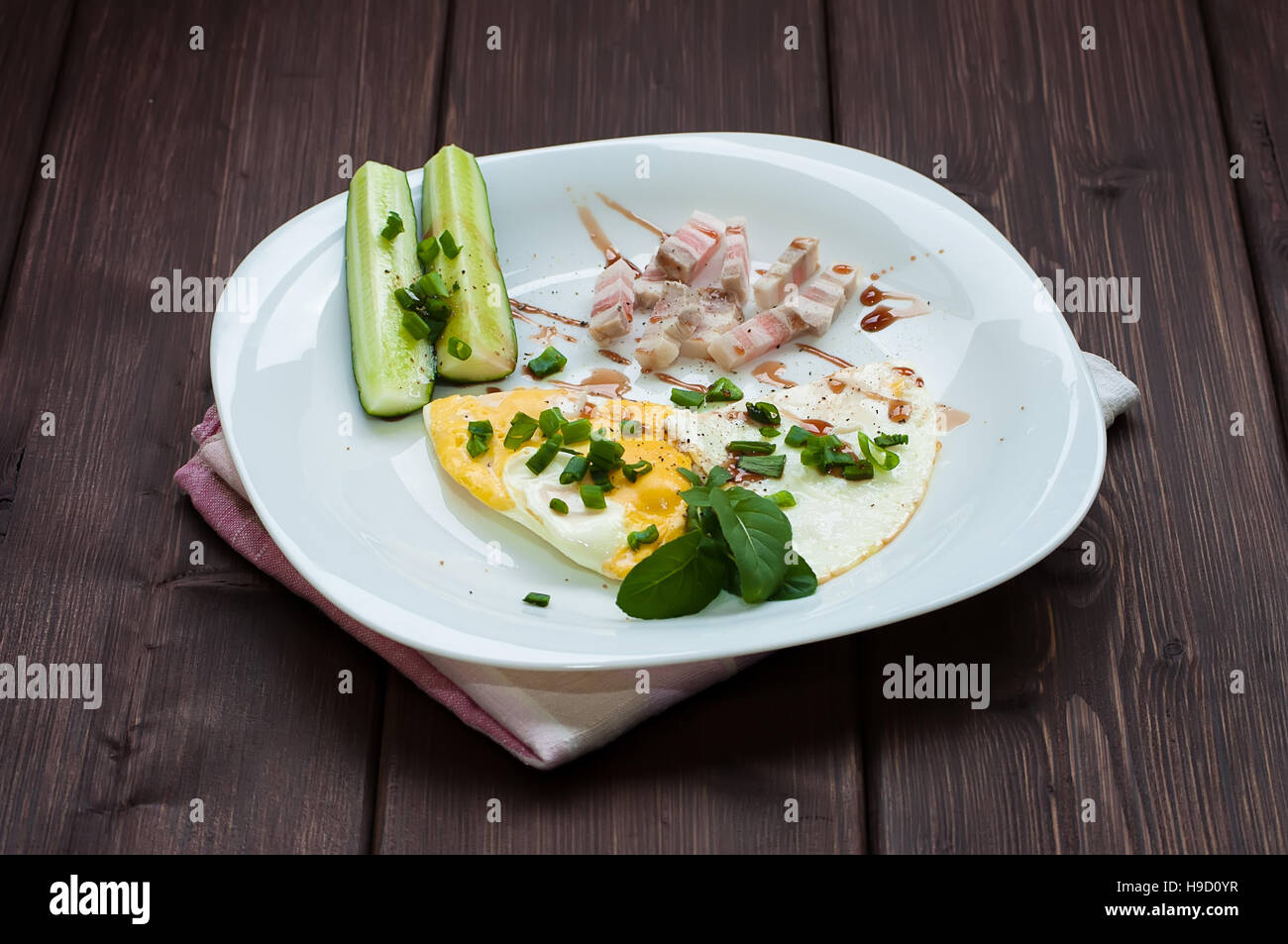 traditional breakfast of scrambled eggs and vegetables Stock Photo - Alamy