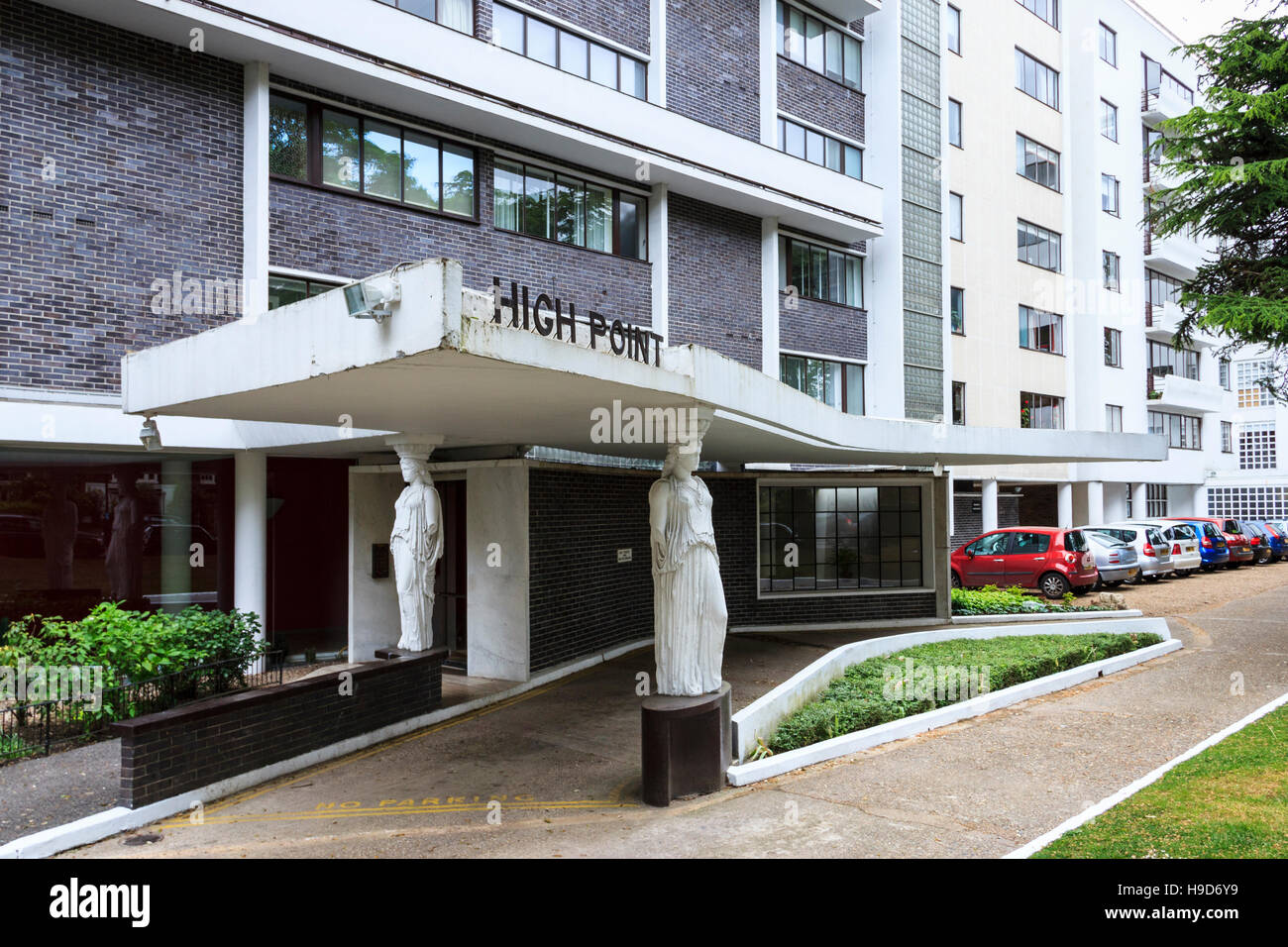 'High Point', Berthold Lubetkin's 1930s modernist apartment block, from Highgate North Hill, London, UK Stock Photo