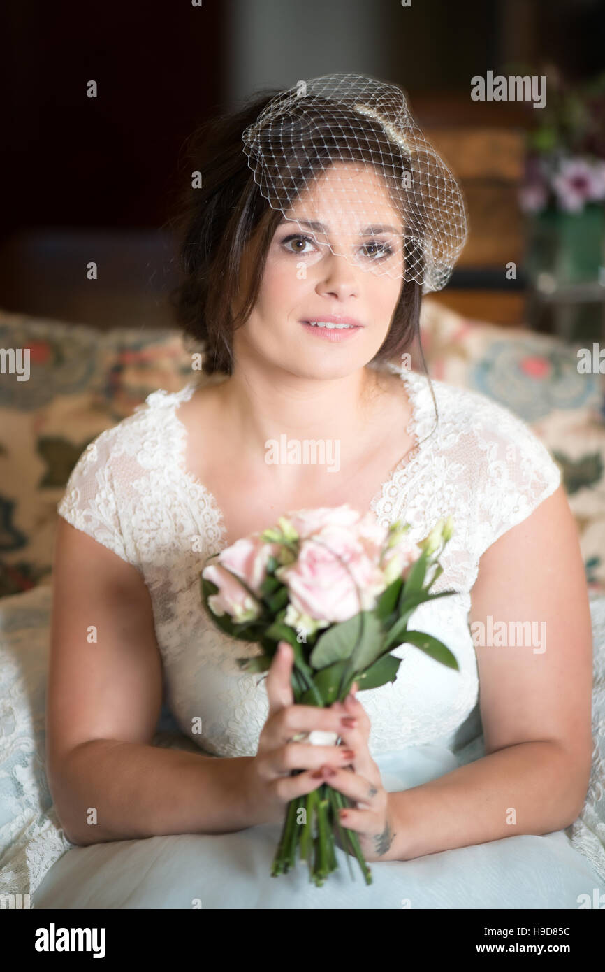 Smiles as the bride hi-res stock photography and images - Alamy