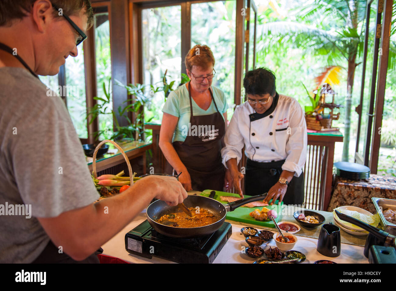 Cooking class at the Tanjong Jara Resort in Dungun, a small fishing town straddling the mouth of the Dungun river, on peninsular Malaysia's east coast Stock Photo