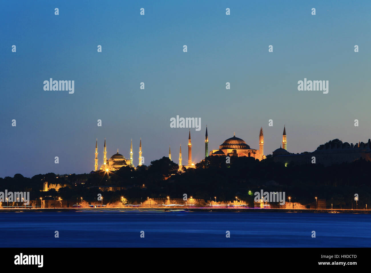 Blue Mosque and Sultanahmet Stock Photo - Alamy