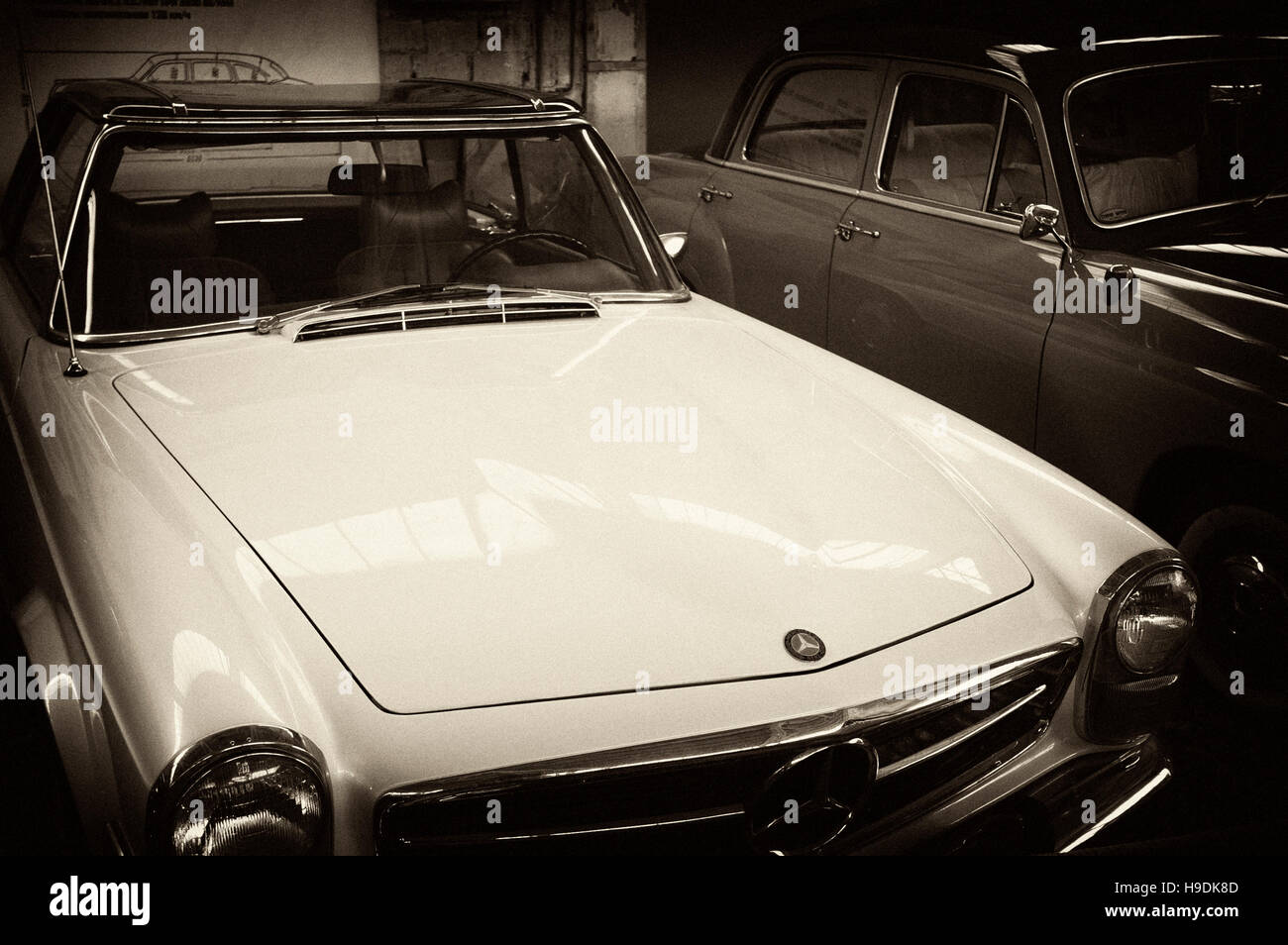 Photo Mercedes Benz 230 Sl Year 1963 1967 Two Door Coupe Photo