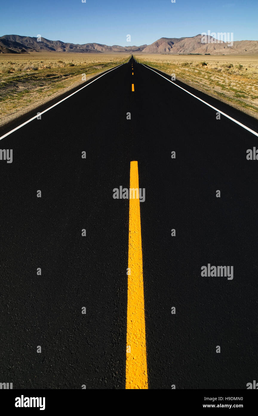 Death valley usa road hi-res stock photography and images - Alamy