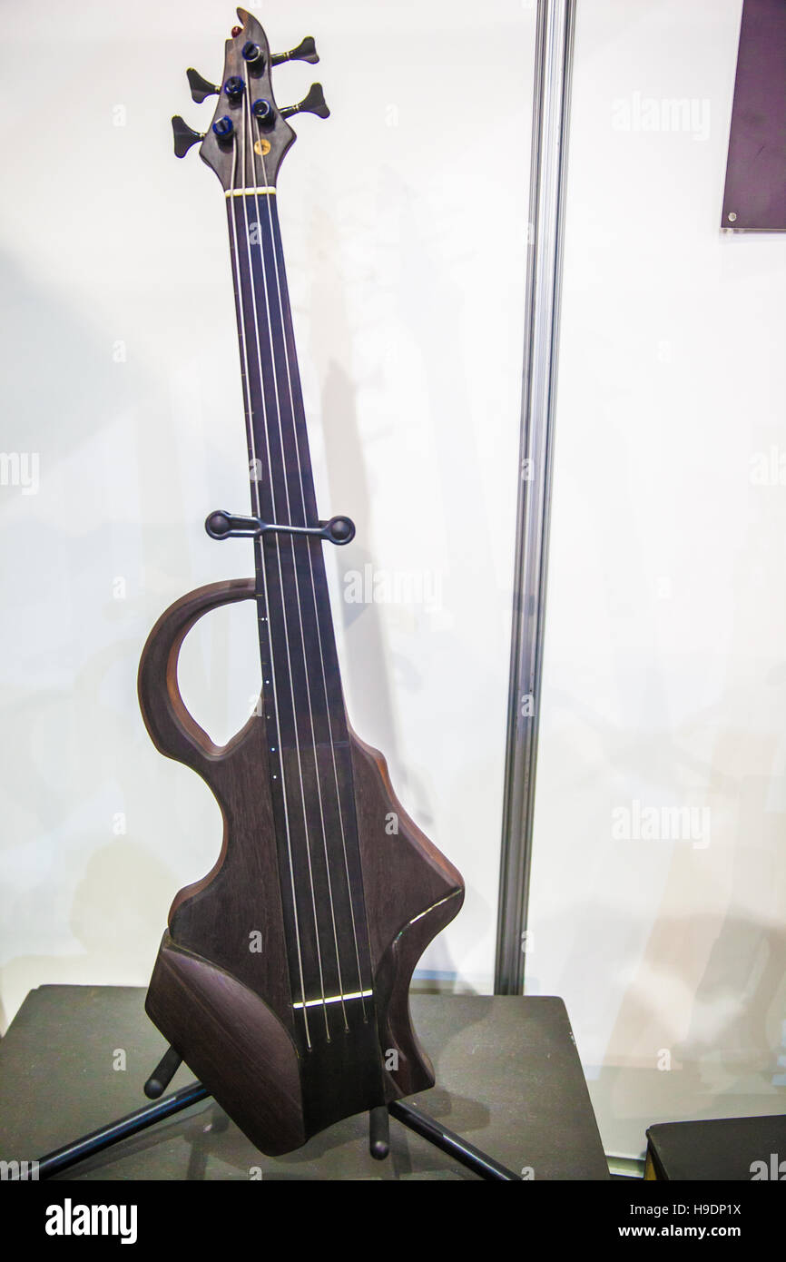 Spanish string instruments hi-res stock photography and images - Alamy