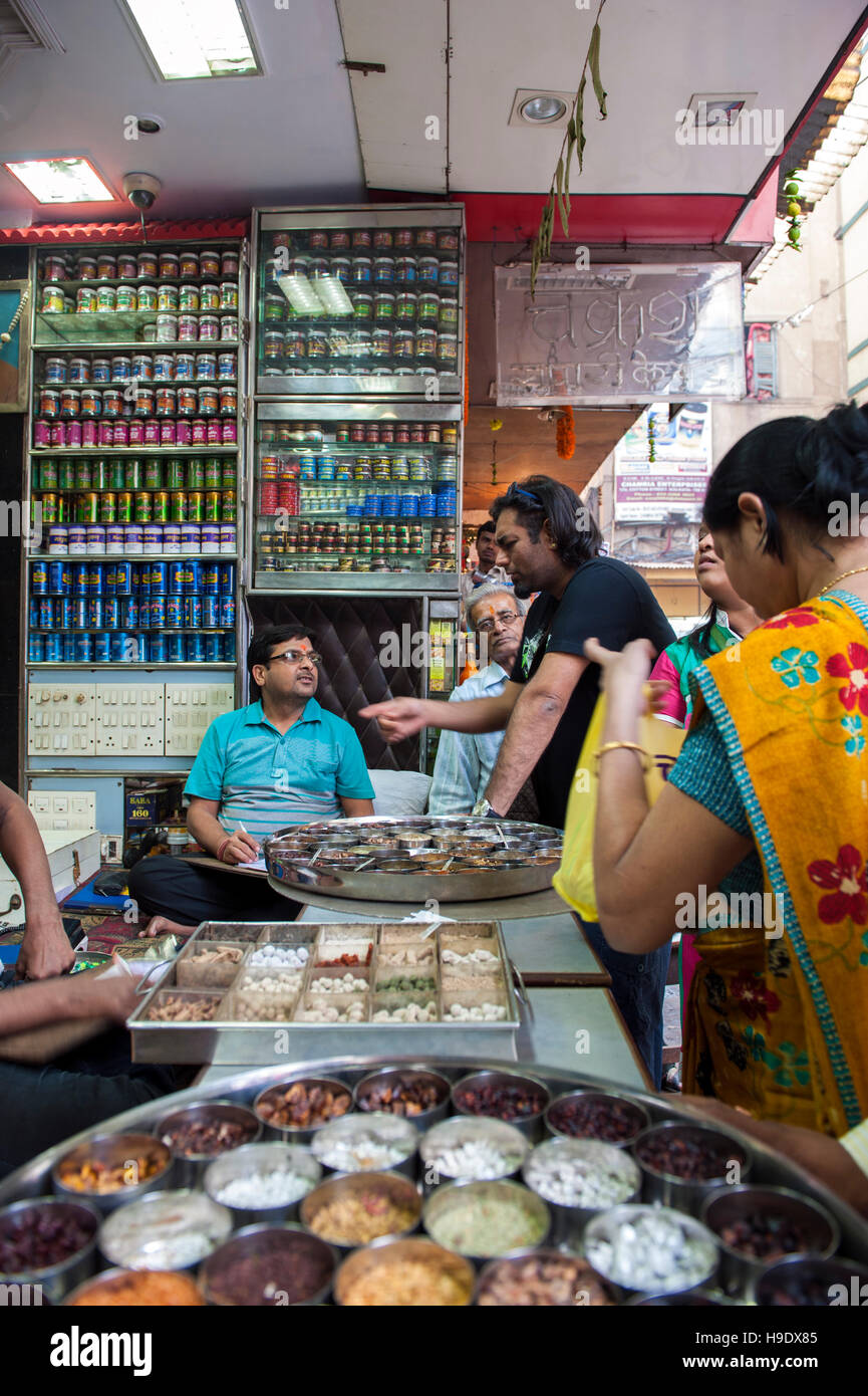 Chef Gaggan Anand buying paan at Chakresh Supari paan shop in Burra Bazar, otherwise known as Bara Bazar, and one of India's biggest wholesale markets Stock Photo