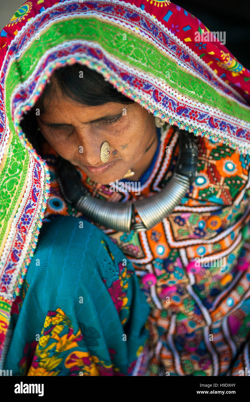 A Meghawal tribal woman in traditional dress in Hodka, a semi-arid region on the outskirts of the Great Raan of Kutch. Stock Photo