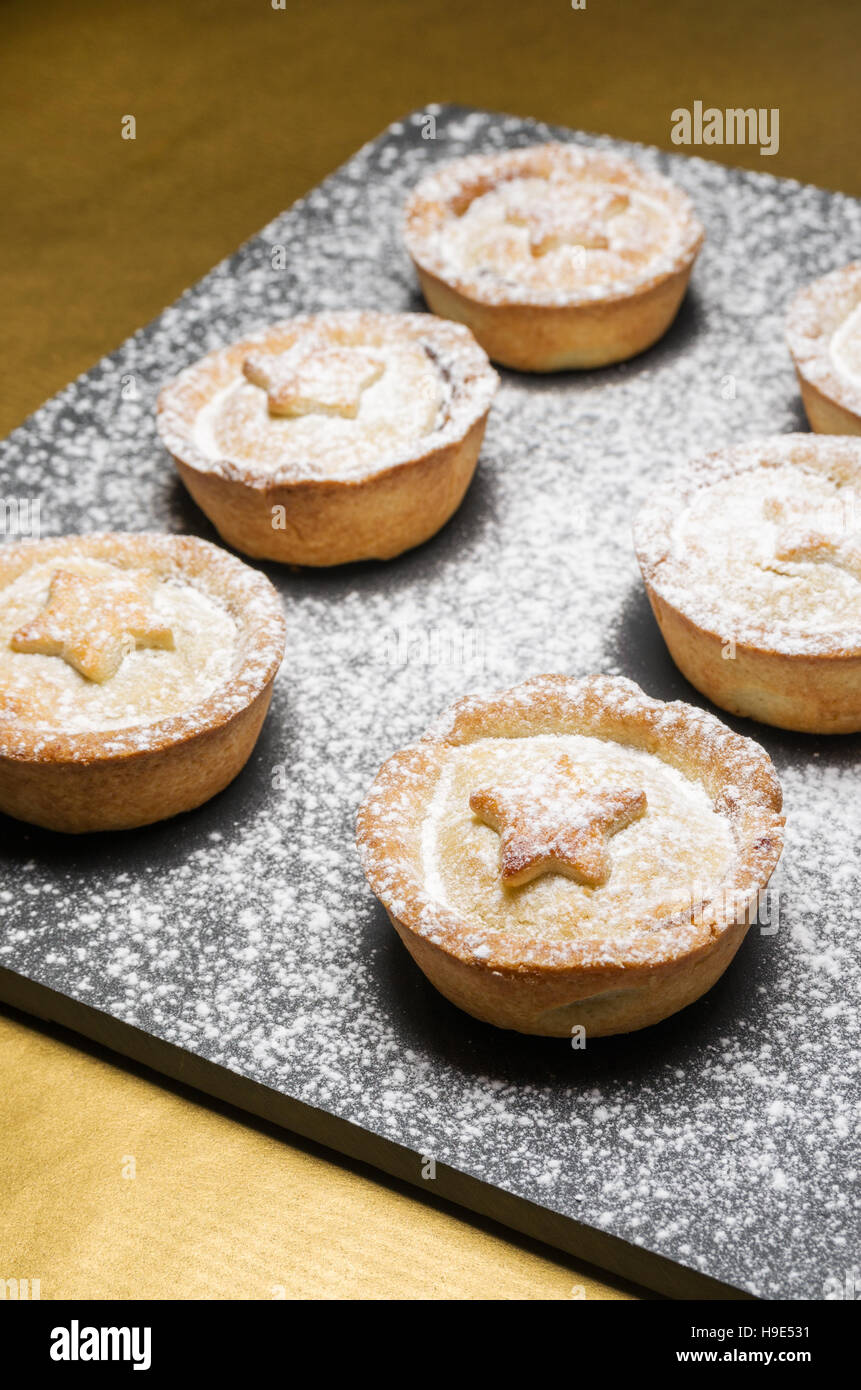 Xmas mince pies hi-res stock photography and images - Alamy