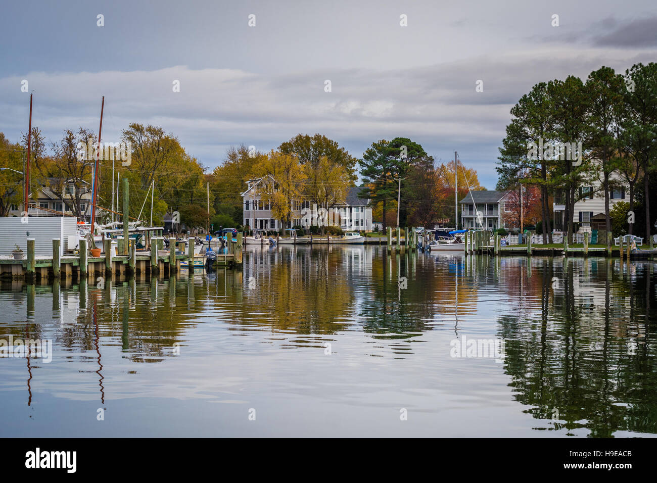 Autumn color at the harbor in St. Michaels, Maryland. Stock Photo