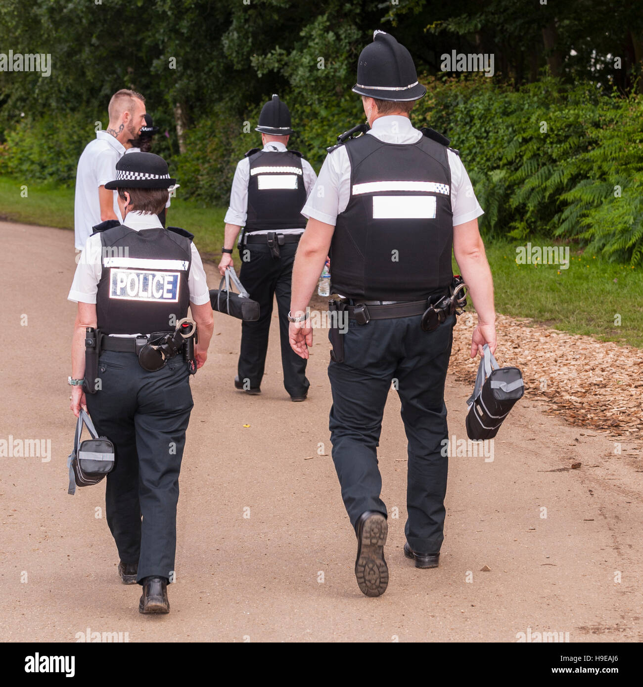 Police woman uk hi-res stock photography and images - Alamy