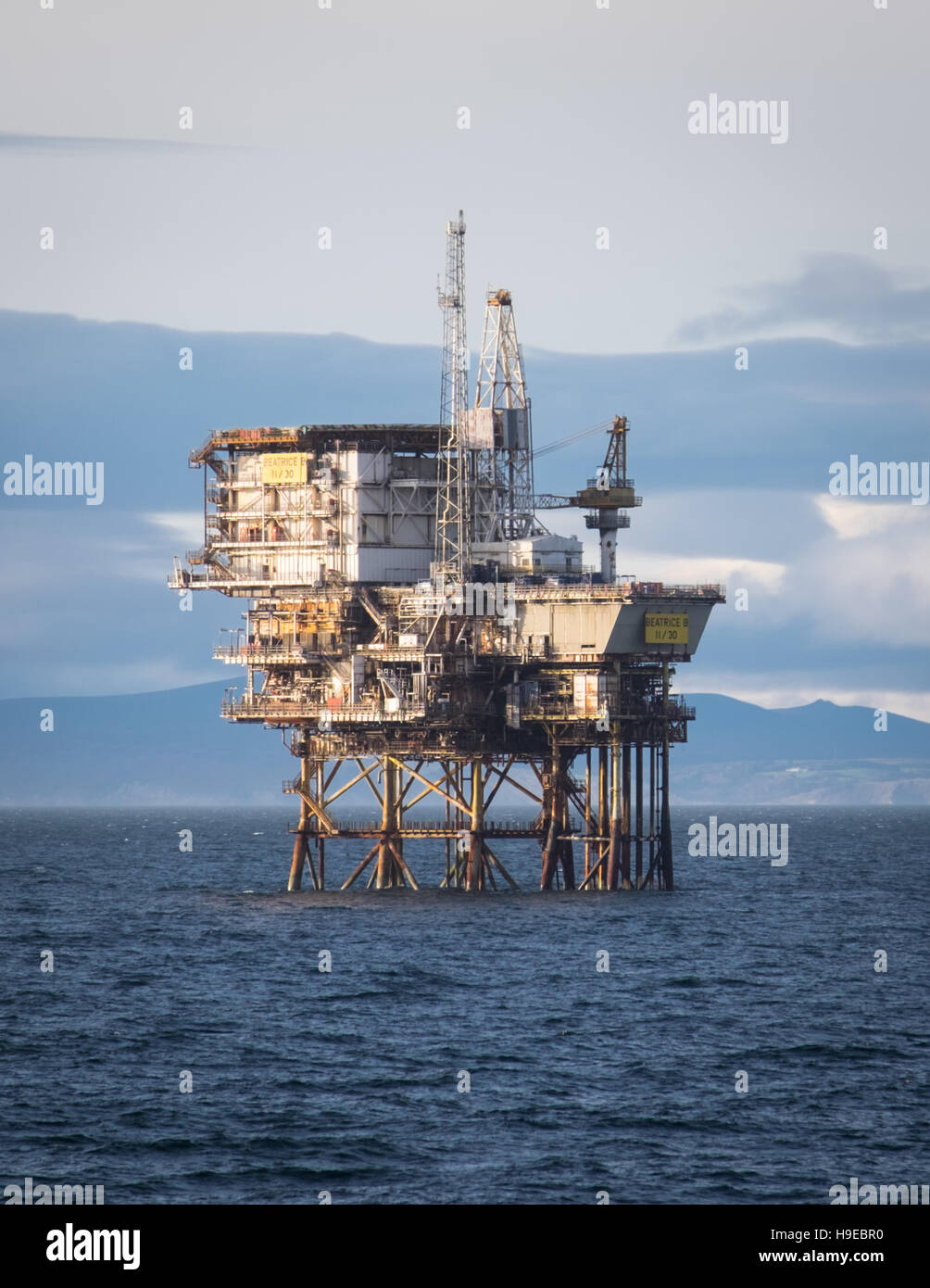Oil platform, Beatrice B (11/30) in the Moray Firth, Scotland Stock Photo