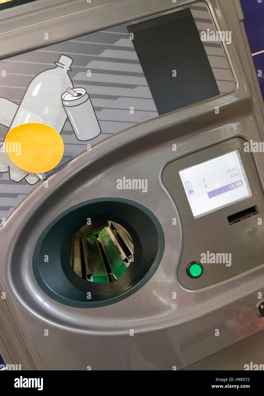 Can and bottle recycling machine a.k.a. reverse vending system Model