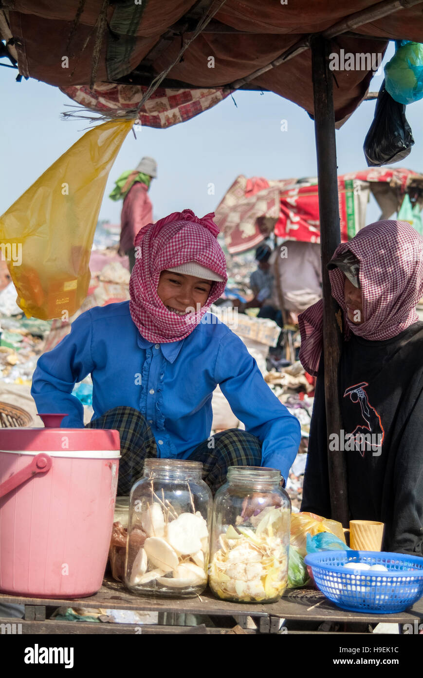 Food waste mountain hi-res stock photography and images - Alamy