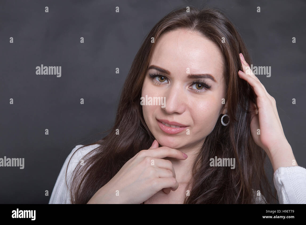 Girl dark hair brown eyes hi-res stock photography and images - Alamy