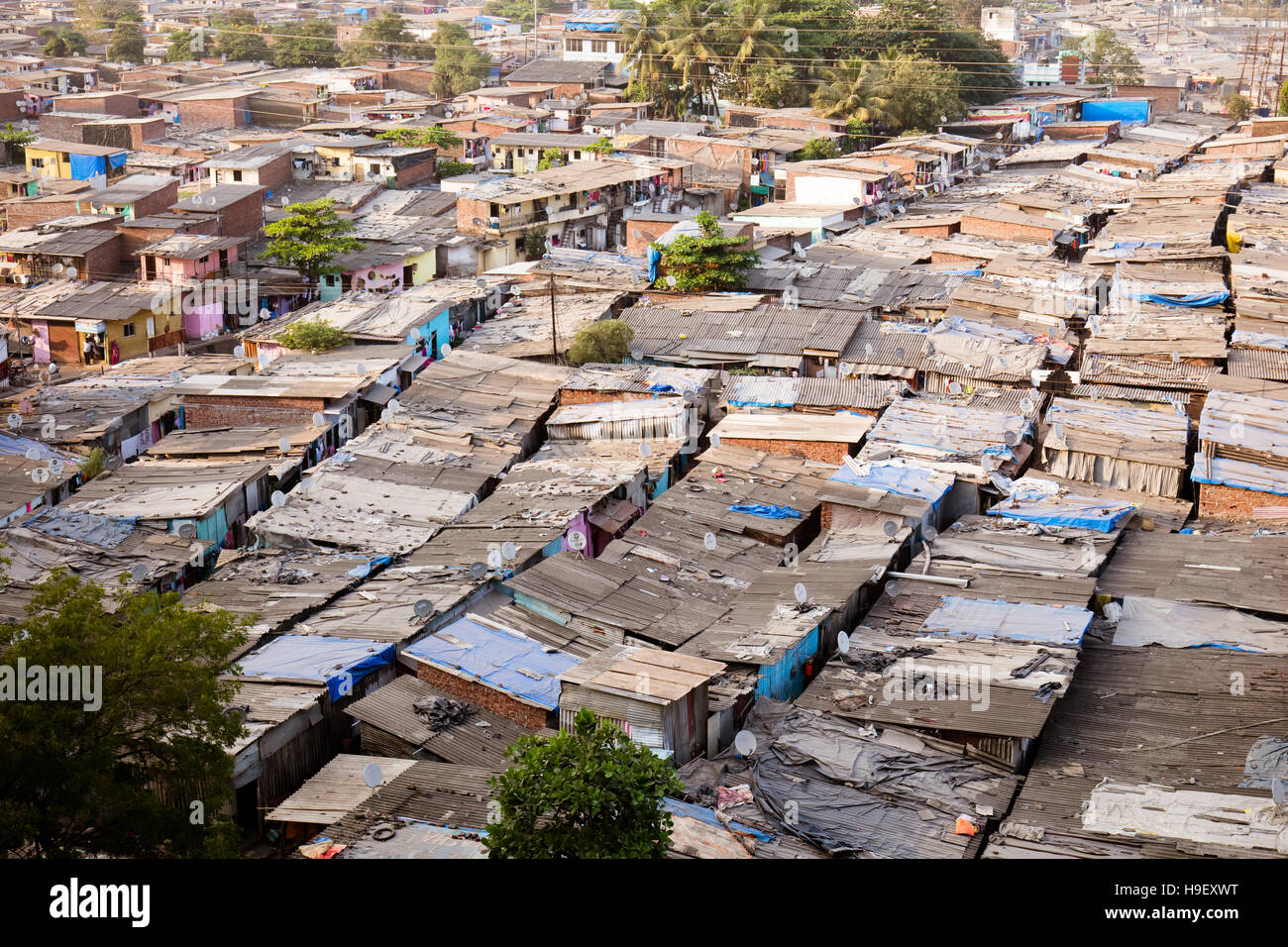 Slumz Rz Rooftops Slum Rooftops in Mumbai Stock Photo - Alamy