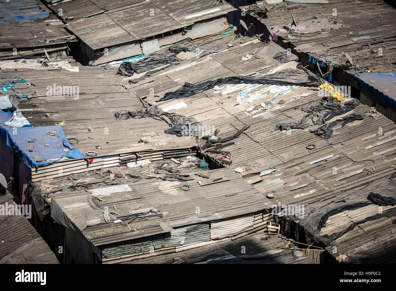 Slumz Rz Rooftops Slum Rooftops in Mumbai Stock Photo - Alamy