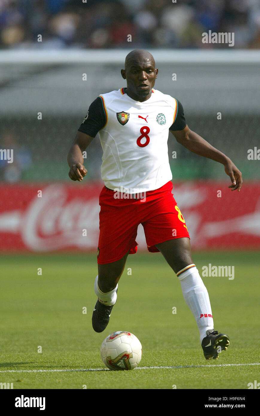 GEREMI NJITAP CAMEROON & REAL MADRID FC NIIGATA STADIUM NIIGATA JAPAN 01 June 2002 Stock Photo
