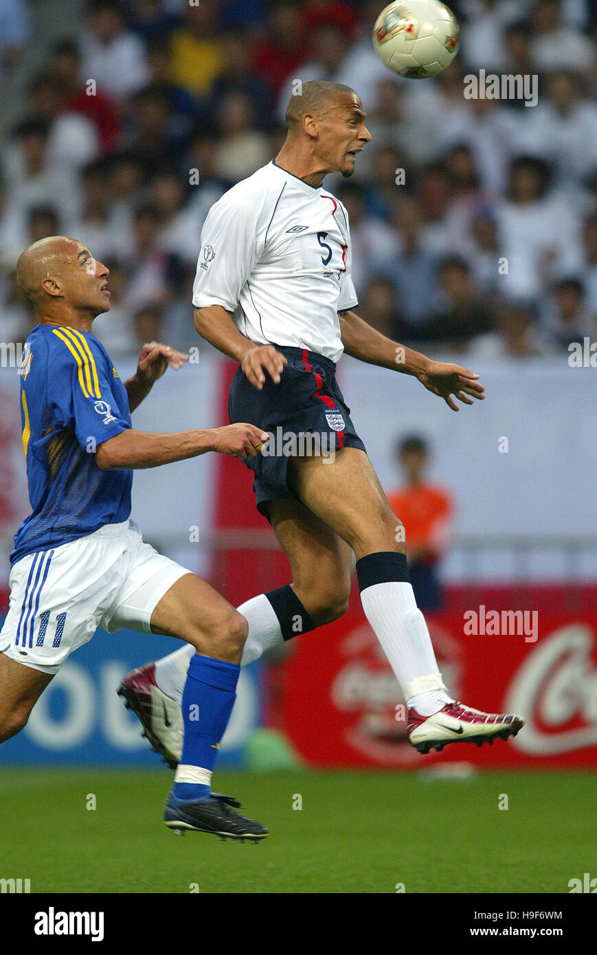 Henrik larsson 2002 hi-res stock photography and images - Alamy