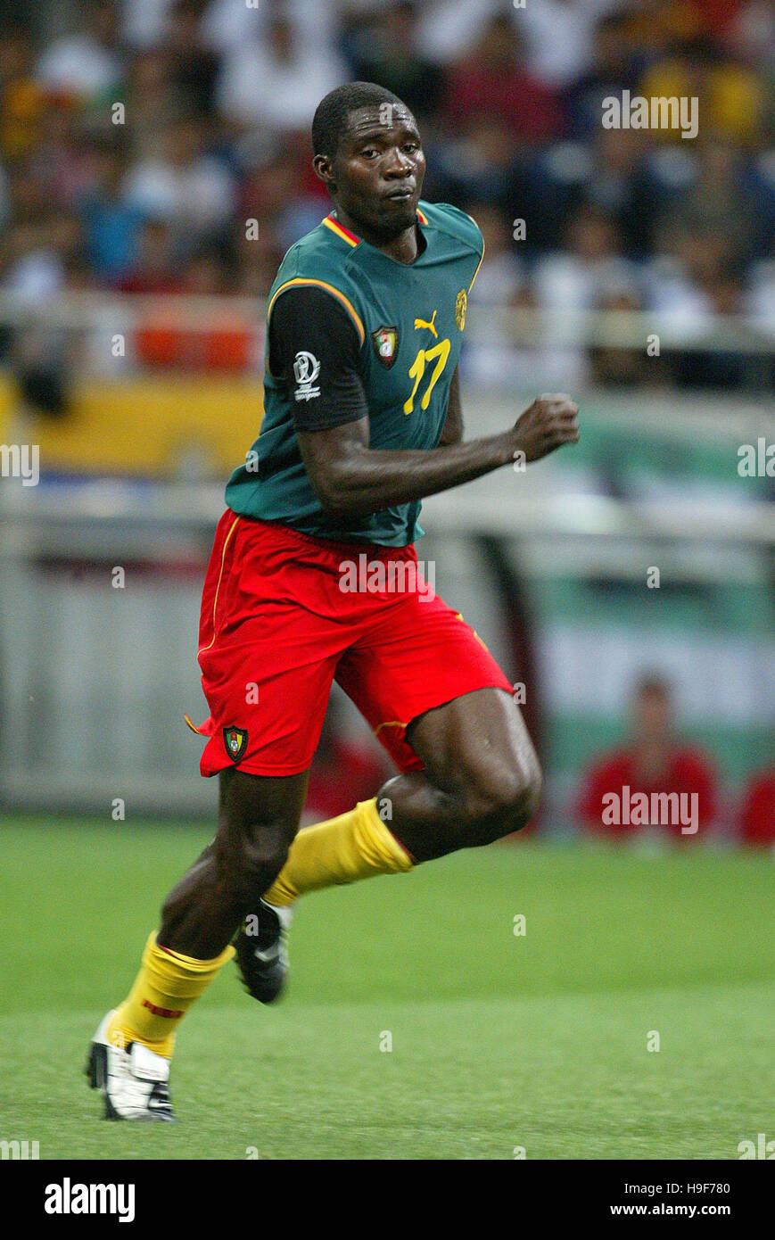 Marc Vivien Foe Cameroon Olympic Lyonnais Fc Saitama Saitama Japan Stock Photo Alamy
