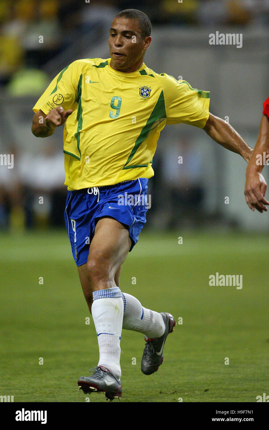 Brazil 2002 ronaldo hi-res stock photography and images - Alamy