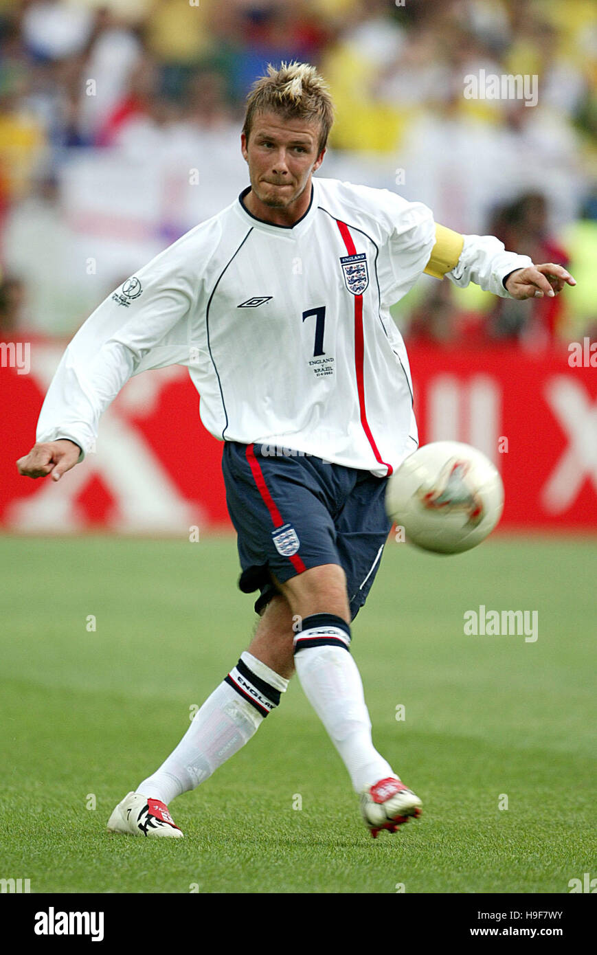 David beckham england 2002 japan hi-res stock photography and