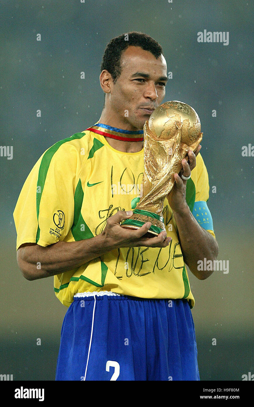 Brazil world cup final 2002 germany hi-res stock photography and