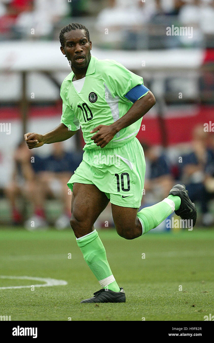 Jay Jay Okocha Nigeria Paris St Germain Fc Nagai Stadium Osaka Japan 12 June 02 Stock Photo Alamy