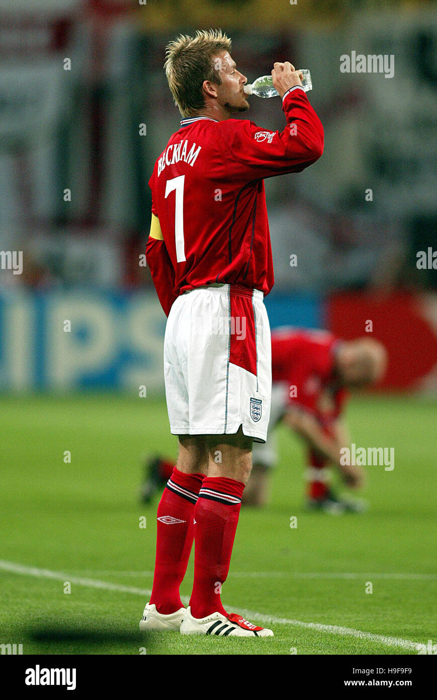 David beckham england 2002 japan hi-res stock photography and