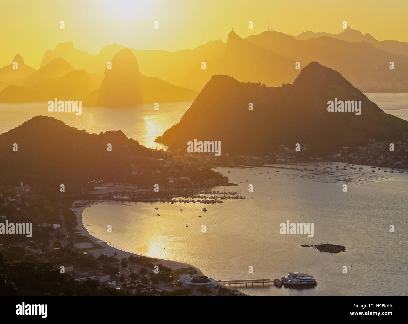 Brazil, State of Rio de Janeiro, Sunset over Rio de Janeiro viewed from Parque da Cidade in Niteroi. Stock Photo