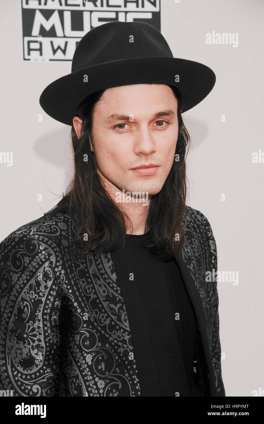 James Bay arrives at the 2016 American Music Awards at Microsoft Theater on November 20, 2016 in