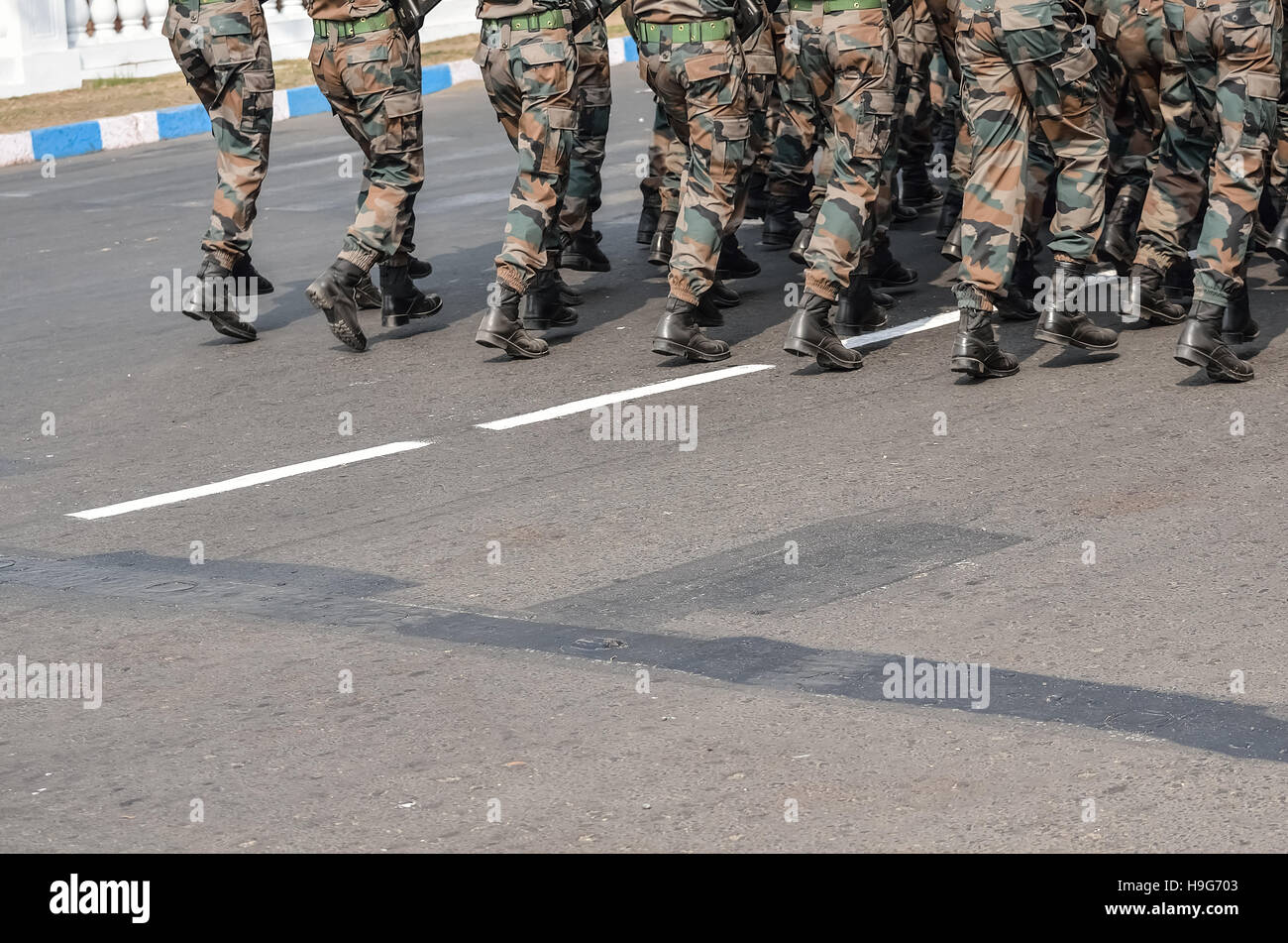 Indian army soldier ak 47 gun hi-res stock photography and images - Alamy