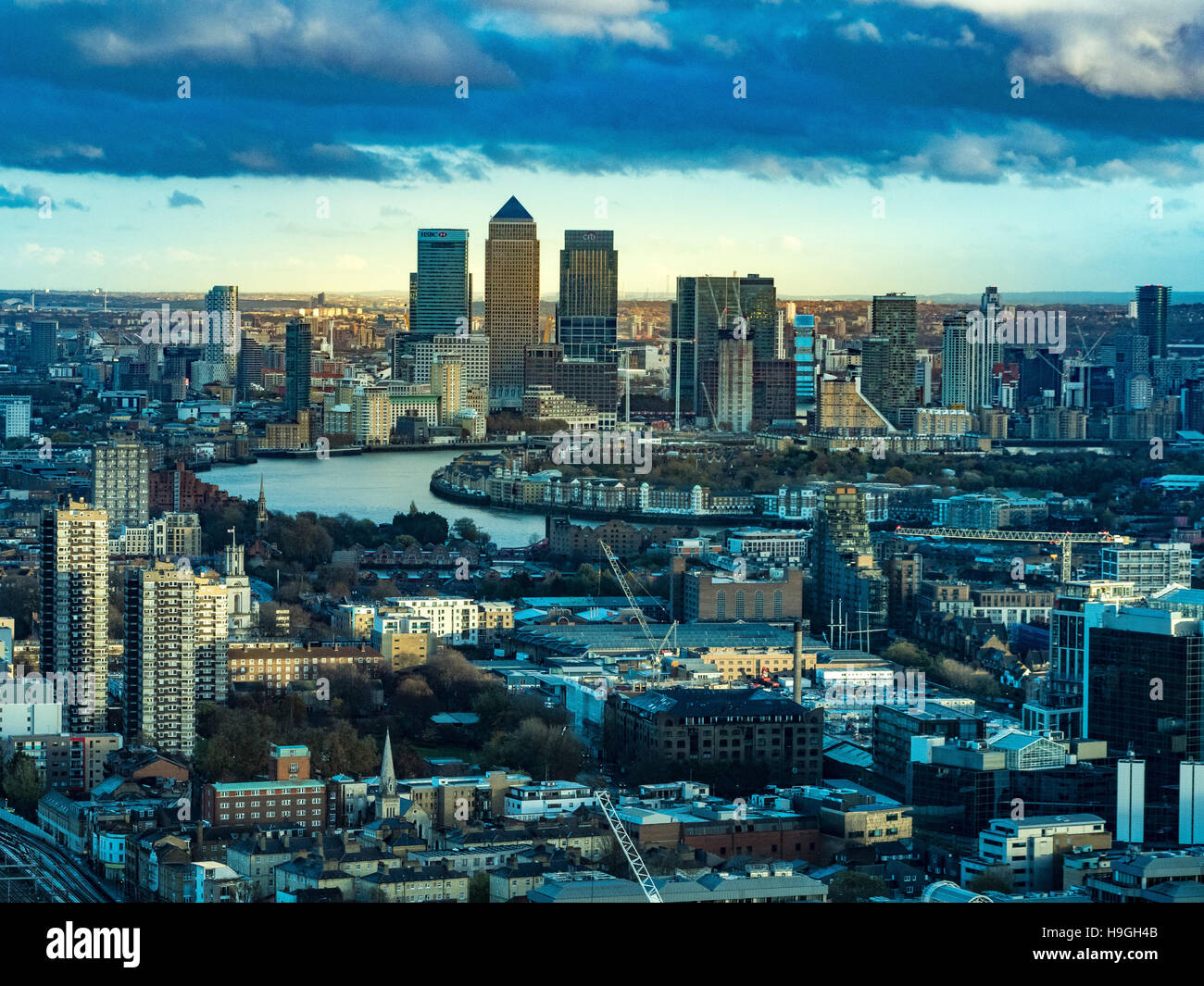 Canary wharf in winter hi-res stock photography and images - Alamy