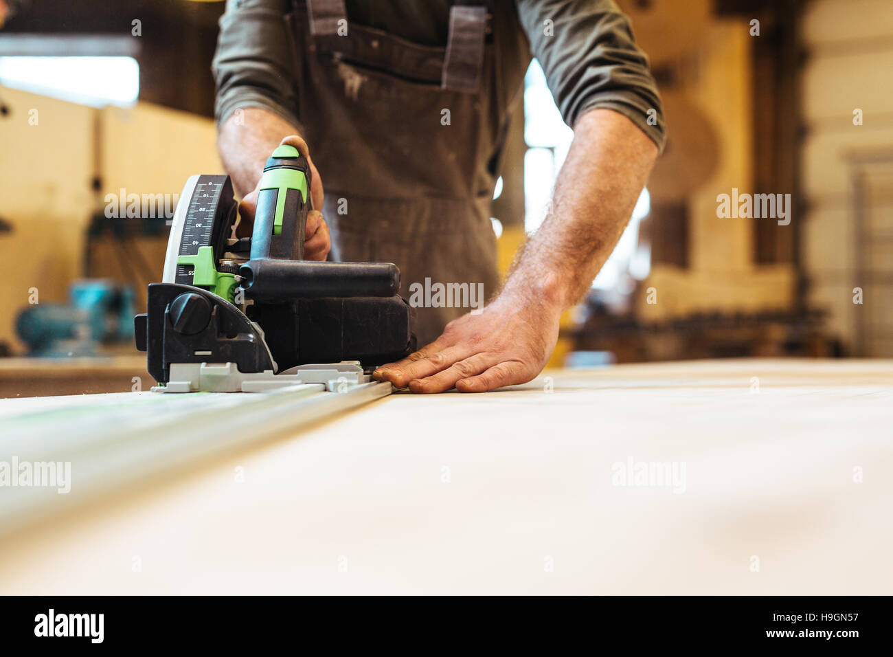 Scroll saw hires stock photography and images Alamy