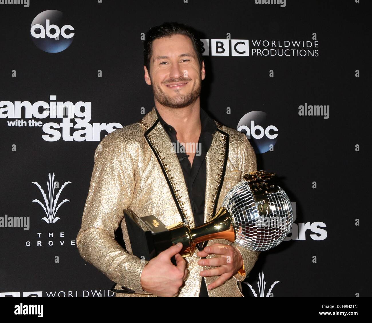 Los Angeles CA USA 22nd Nov 2016 Valentin Chmerkovskiy At Arrivals los-angeles-ca-usa-22nd-nov-2016-valentin-chmerkovskiy-at-arrivals