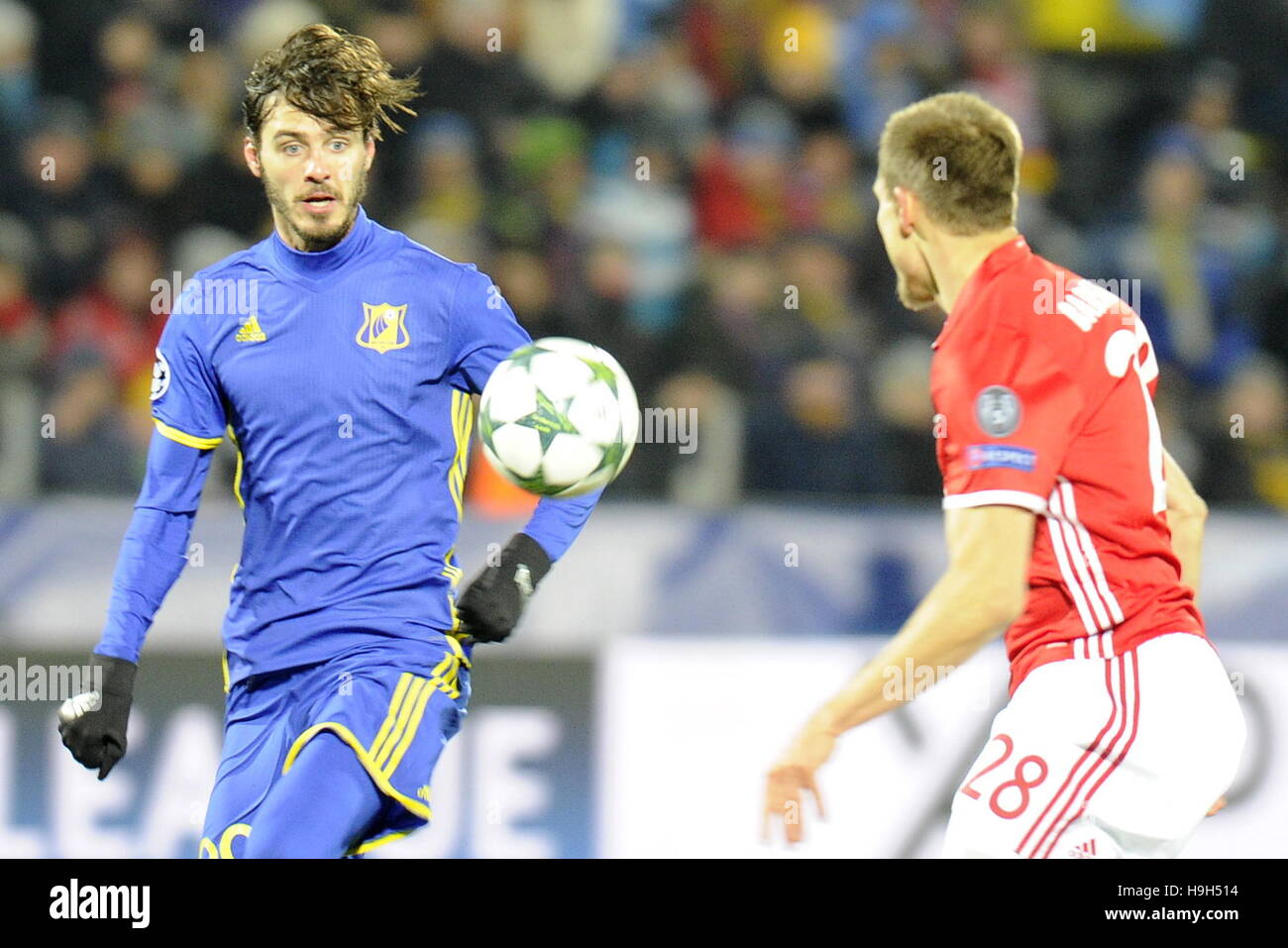 Rostov On Don Russia 23rd Nov 16 Fc Rostov S Aleksandr Yerokhin And Fc Bayern Munich S Holger Badstuber Struggle For The Ball In Their 16 17 Uefa Champions League Group D Round 5 Football