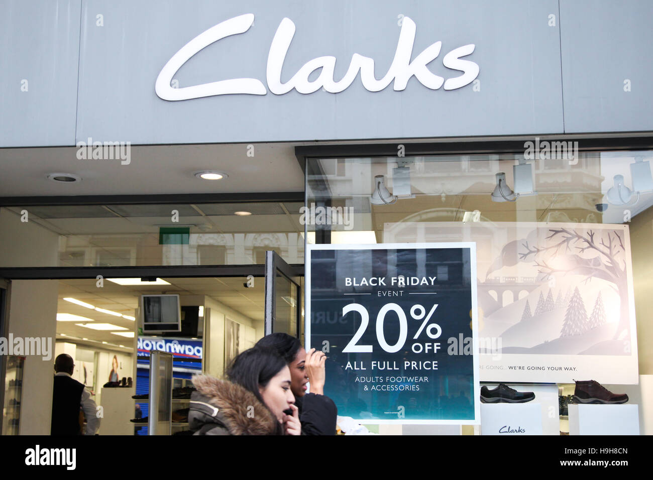clarks wood green opening hours 