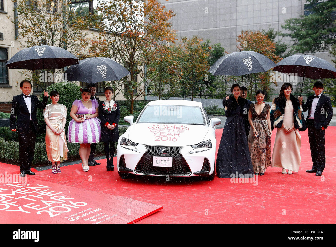 (Second from Left) Novelist Sayaka Murata, actor Naomi Watanabe, singer Mitsuki Takahata, actor Yoshino Kimura, actor Sakura Ando and Rio Olympic 200-meter breaststroke champion Rie Kaneto pose for the cameras during the red carpet for the Vogue Japan Women of the Year 2016 Awards on November 24, 2016, Tokyo, Japan. Every year the fashion magazine awards successful women from various disciplines. This year Tokyo's first female Governor Yuriko Koike sent a video message in gratitude for her inclusion on the awards list. © Rodrigo Reyes Marin/AFLO/Alamy Live News Stock Photo