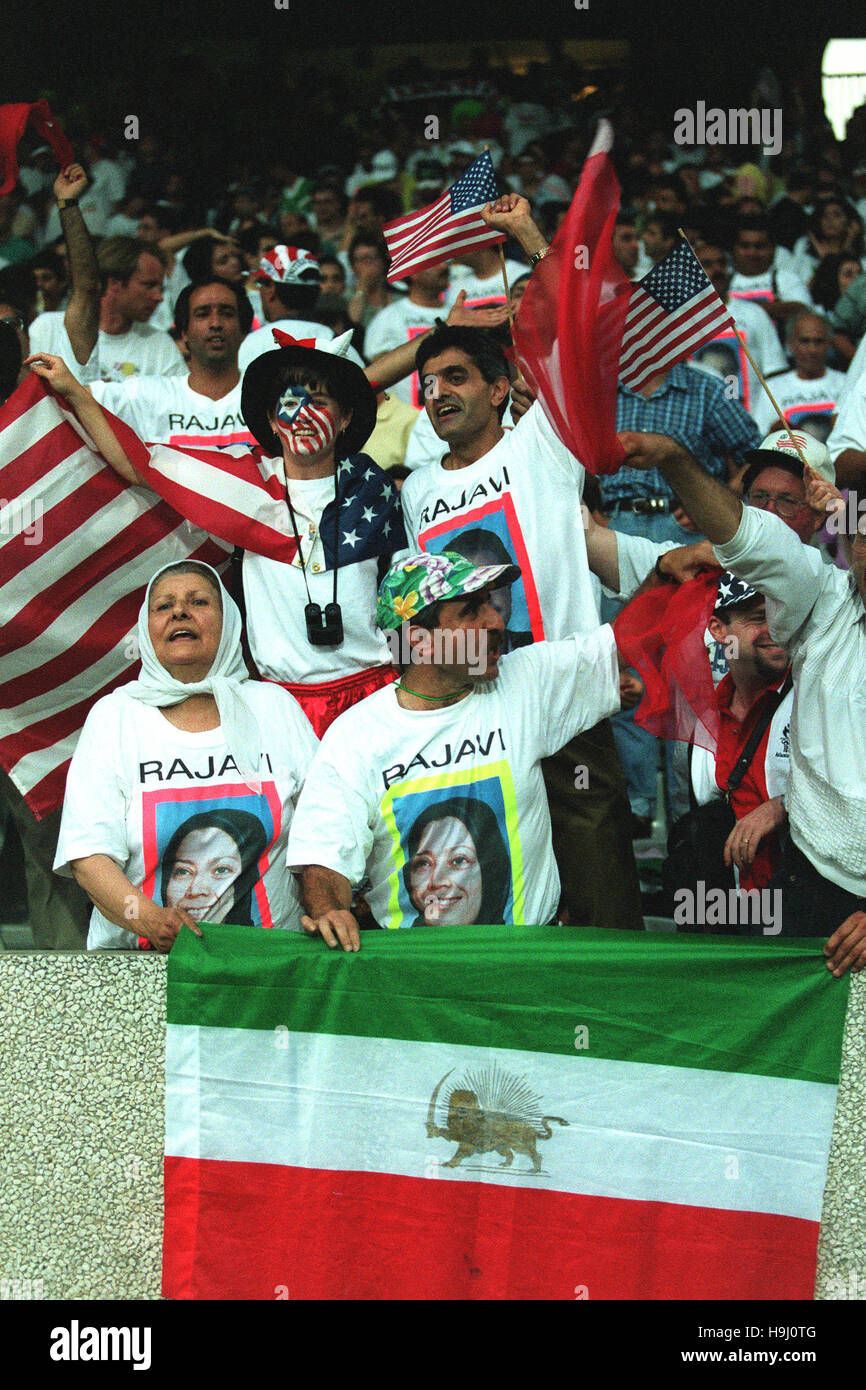 USA & IRAN FANS USA V IRAN WORLD CUP 98 25 June 1998 Stock Photo - Alamy