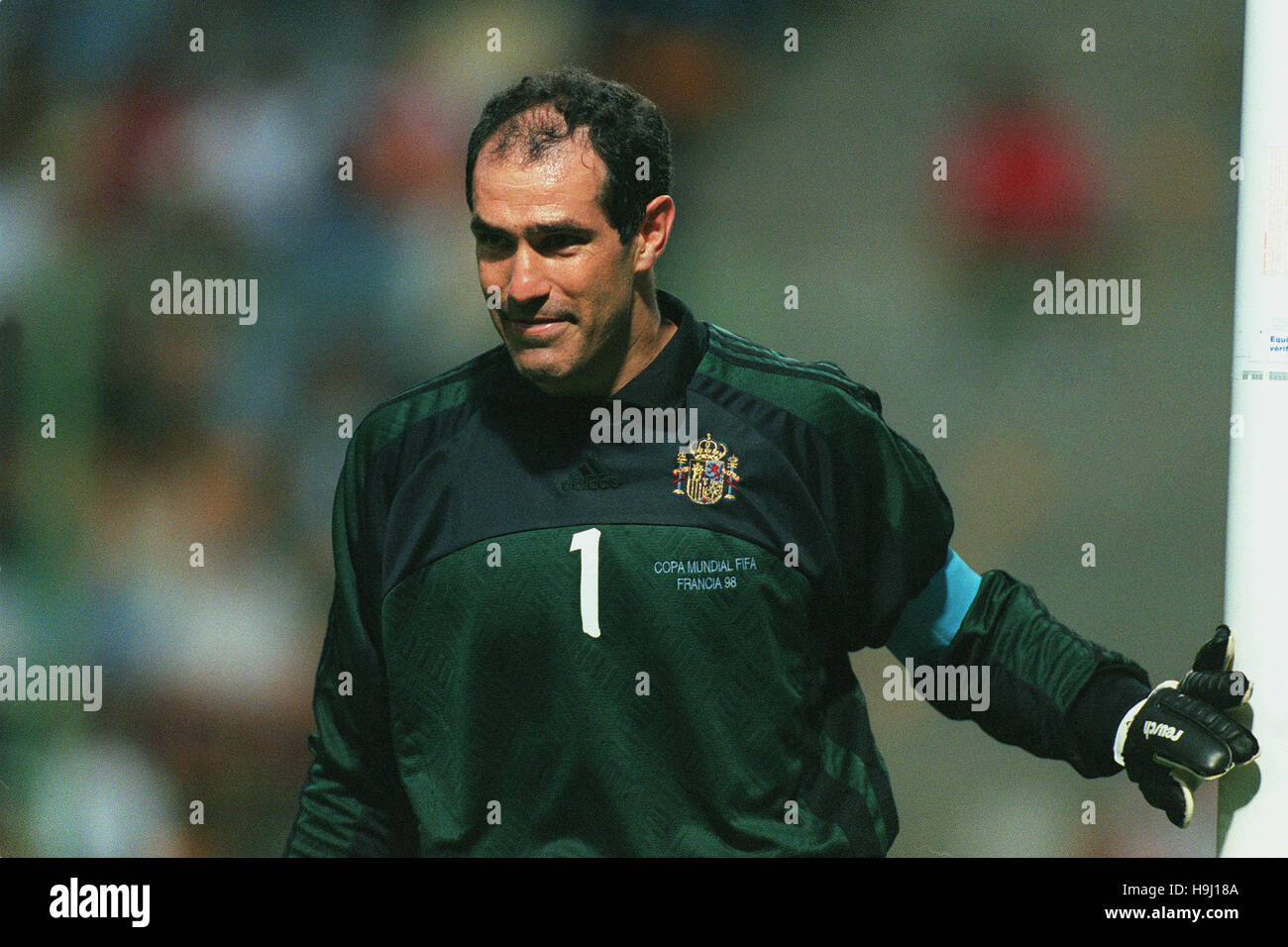ANDONI ZUBIZARRETA SPAIN & CF VALENCIA 29 June 1998 Stock Photo